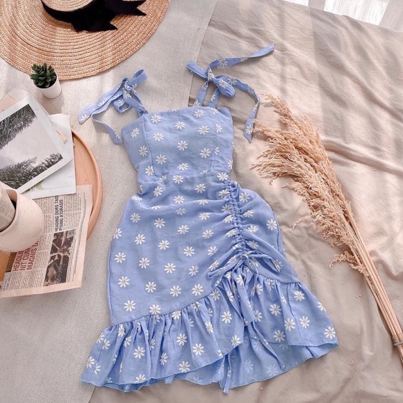 Dress - Picture 1 of 3